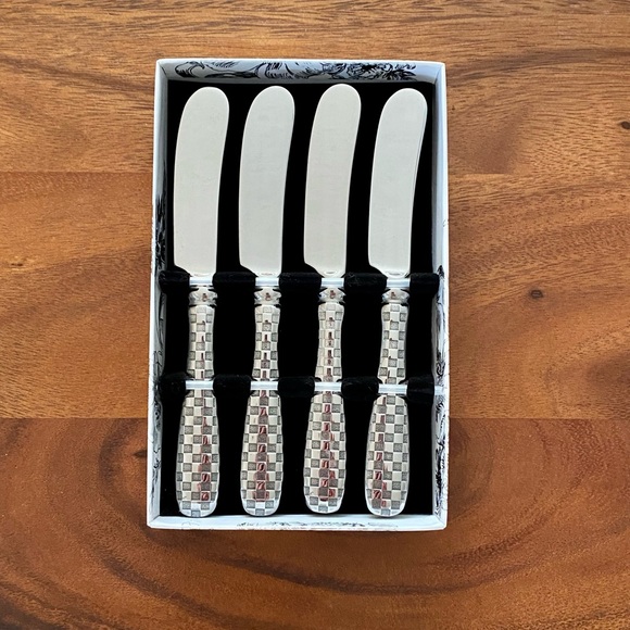 MacKenzie-Childs Check Four-Piece Canapé Knife Set ✨NWT✨ - Picture 3 of 6